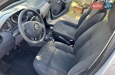 Позашляховик / Кросовер Dacia Duster 2012 в 