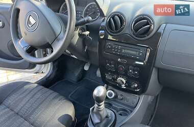 Позашляховик / Кросовер Dacia Duster 2012 в 