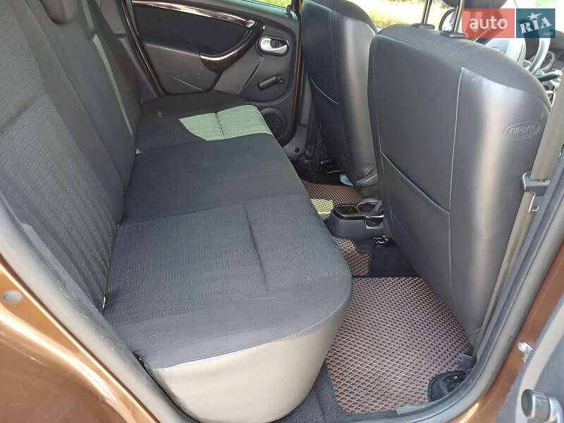 Внедорожник / Кроссовер Dacia Duster 2010 в Мене фото 11 Внедорожник / Кроссовер Dacia Duster 2010 в Мене