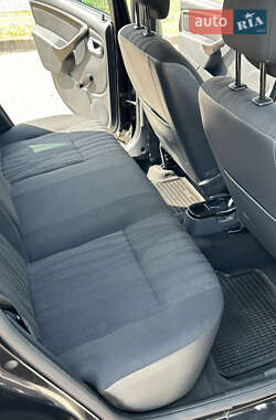 Внедорожник / Кроссовер Dacia Duster 2011 в 