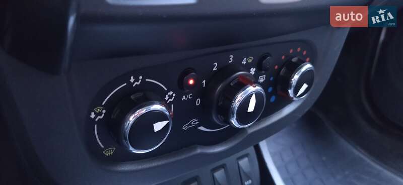 Позашляховик / Кросовер Dacia Duster 2015 в Львові фото 26 Позашляховик / Кросовер Dacia Duster 2015 в Львові