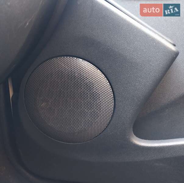 Позашляховик / Кросовер Dacia Duster 2015 в Львові фото 29 Позашляховик / Кросовер Dacia Duster 2015 в Львові