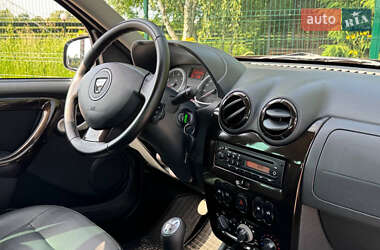 Внедорожник / Кроссовер Dacia Duster 2011 в 