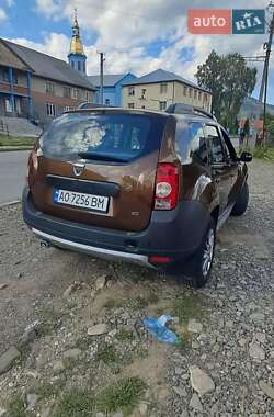 Позашляховик / Кросовер Dacia Duster 2012 в 