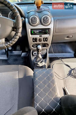 Внедорожник / Кроссовер Dacia Duster 2013 в 
