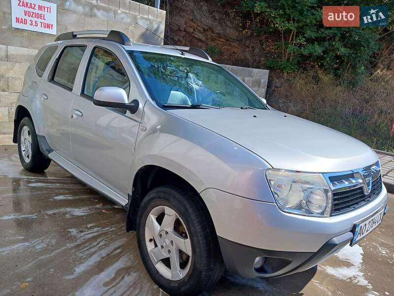 Позашляховик / Кросовер Dacia Duster 2011 в Тячеві
