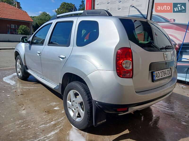 Позашляховик / Кросовер Dacia Duster 2011 в Тячеві