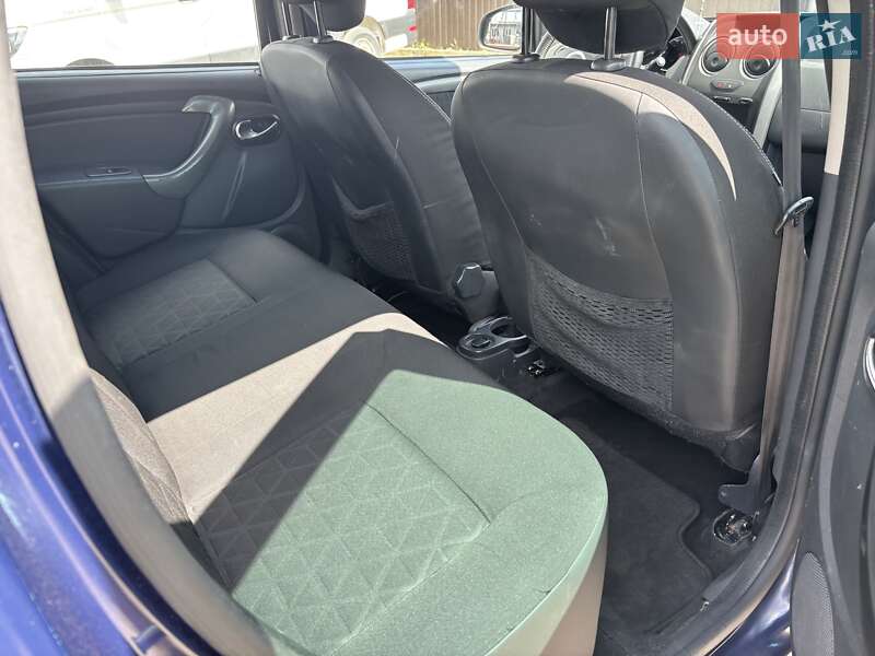 Внедорожник / Кроссовер Dacia Duster 2015 в Нововолынске