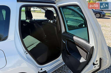 Позашляховик / Кросовер Dacia Duster 2011 в 