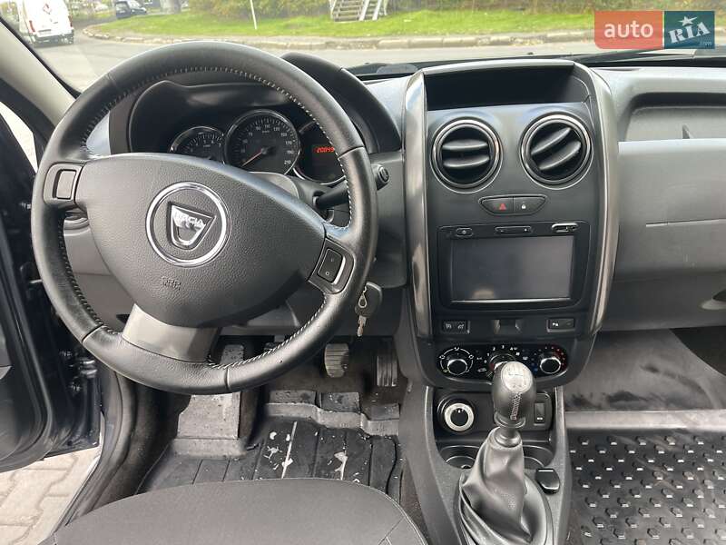 Позашляховик / Кросовер Dacia Duster 2016 в Луцьку