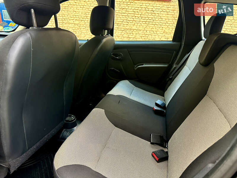 Внедорожник / Кроссовер Dacia Duster 2014 в Ровно фото 20 Внедорожник / Кроссовер Dacia Duster 2014 в Ровно