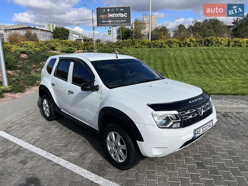 Внедорожник / Кроссовер Dacia Duster 2015 в 