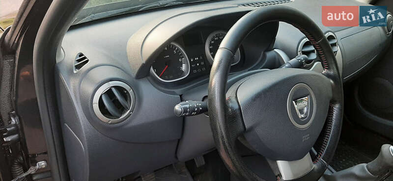 Позашляховик / Кросовер Dacia Duster 2013 в Чернігові