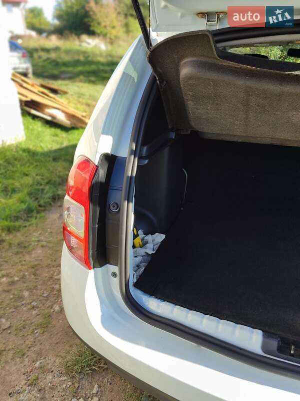 Внедорожник / Кроссовер Dacia Duster 2016 в Львове