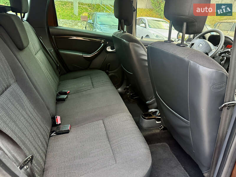 Позашляховик / Кросовер Dacia Duster 2011 в Рівному