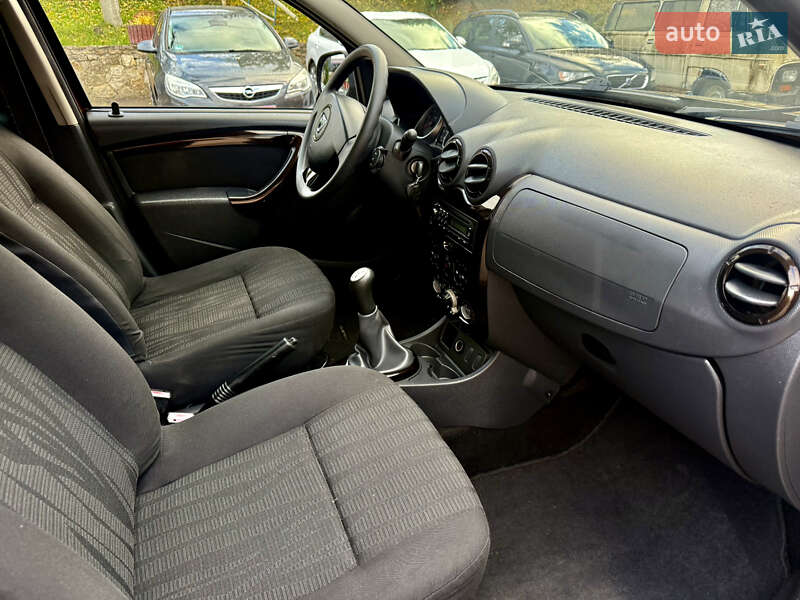 Позашляховик / Кросовер Dacia Duster 2011 в Рівному