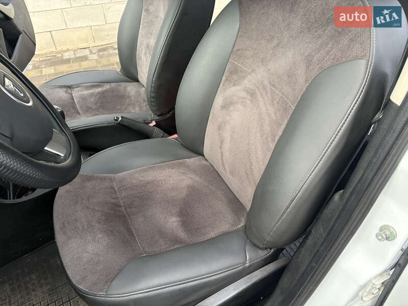 Позашляховик / Кросовер Dacia Duster 2016 в Дубні