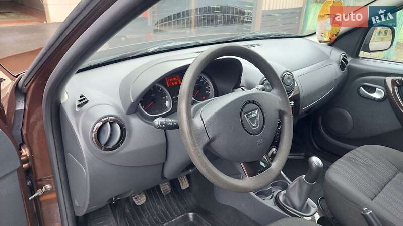 Позашляховик / Кросовер Dacia Duster 2011 в Білгороді-Дністровському