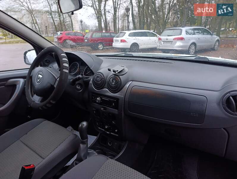 Позашляховик / Кросовер Dacia Duster 2013 в Звягелі