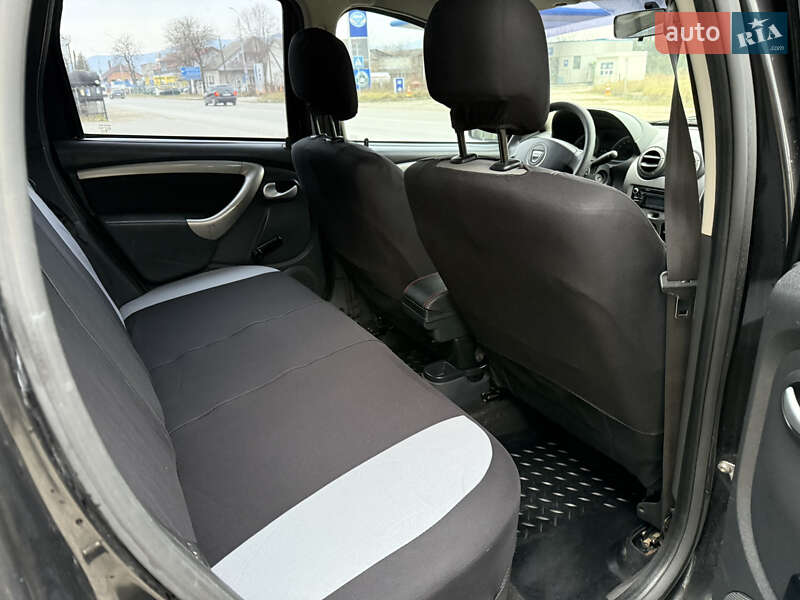 Позашляховик / Кросовер Dacia Duster 2013 в Хусті