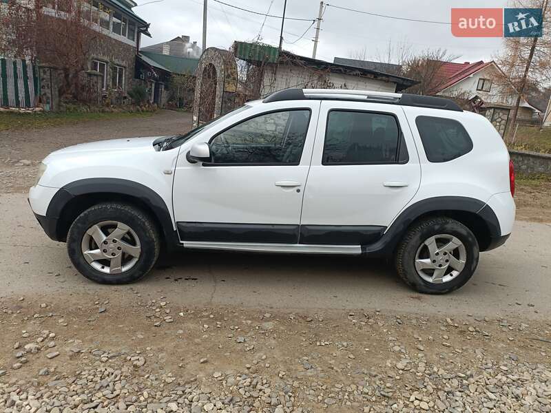 Позашляховик / Кросовер Dacia Duster 2011 в Верховині