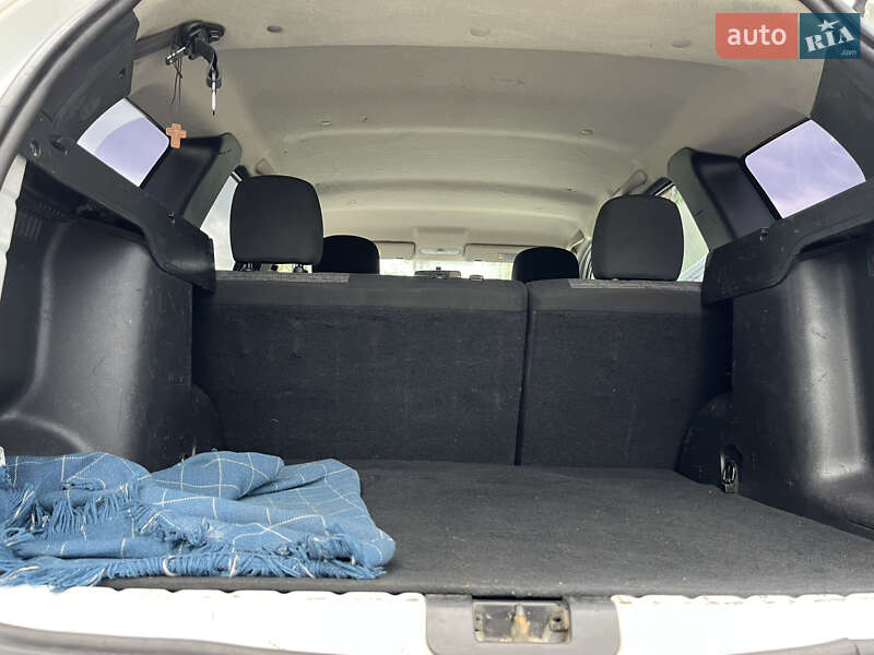 Внедорожник / Кроссовер Dacia Duster 2010 в Калуше фото 43 Внедорожник / Кроссовер Dacia Duster 2010 в Калуше