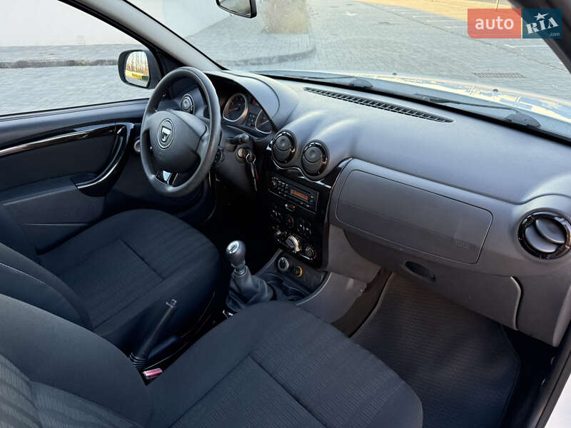 Позашляховик / Кросовер Dacia Duster 2011 в Луцьку