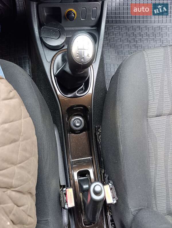 Внедорожник / Кроссовер Dacia Duster 2010 в Киверцах