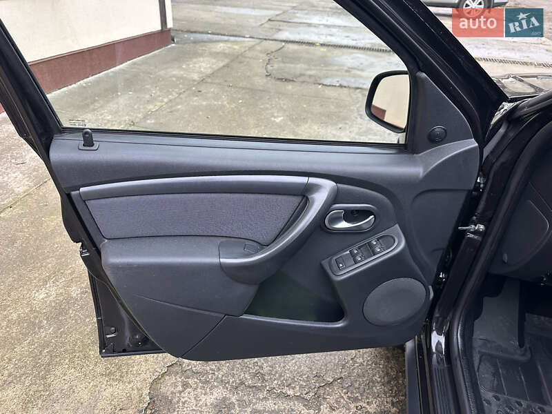 Внедорожник / Кроссовер Dacia Duster 2017 в Черновцах