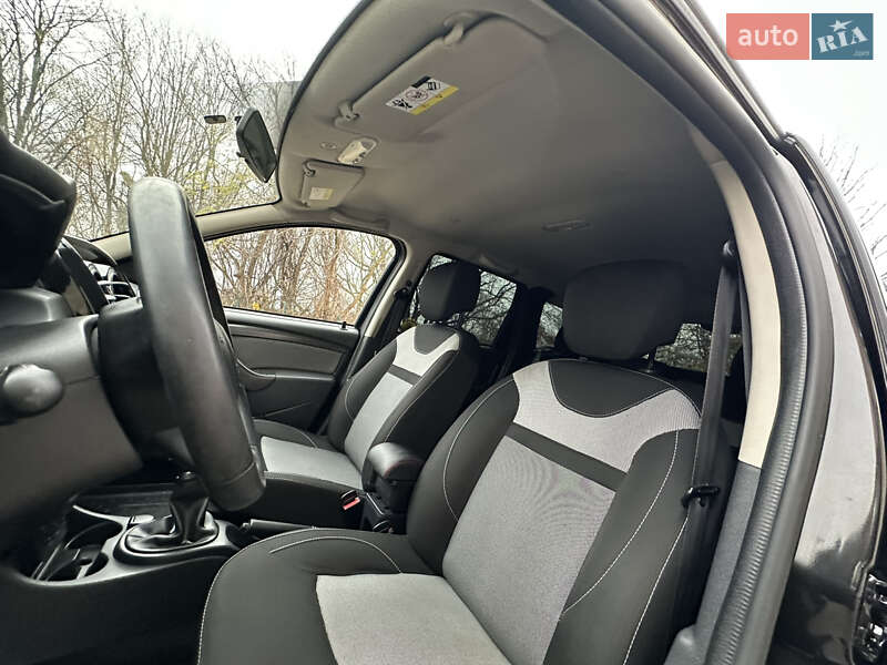 Внедорожник / Кроссовер Dacia Duster 2017 в Черновцах