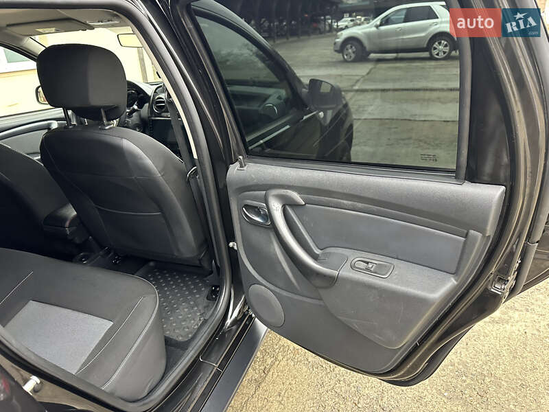 Внедорожник / Кроссовер Dacia Duster 2017 в Черновцах