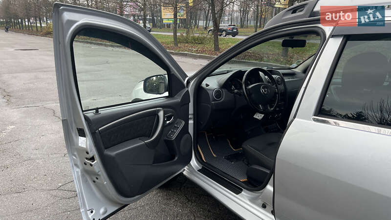 Позашляховик / Кросовер Dacia Duster 2015 в Умані