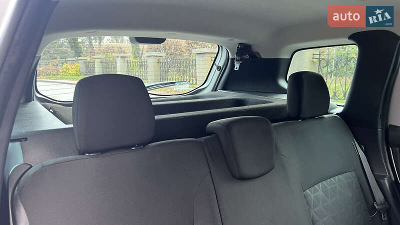 Позашляховик / Кросовер Dacia Duster 2015 в Умані