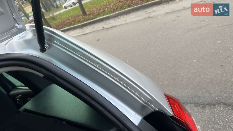 Позашляховик / Кросовер Dacia Duster 2015 в Умані