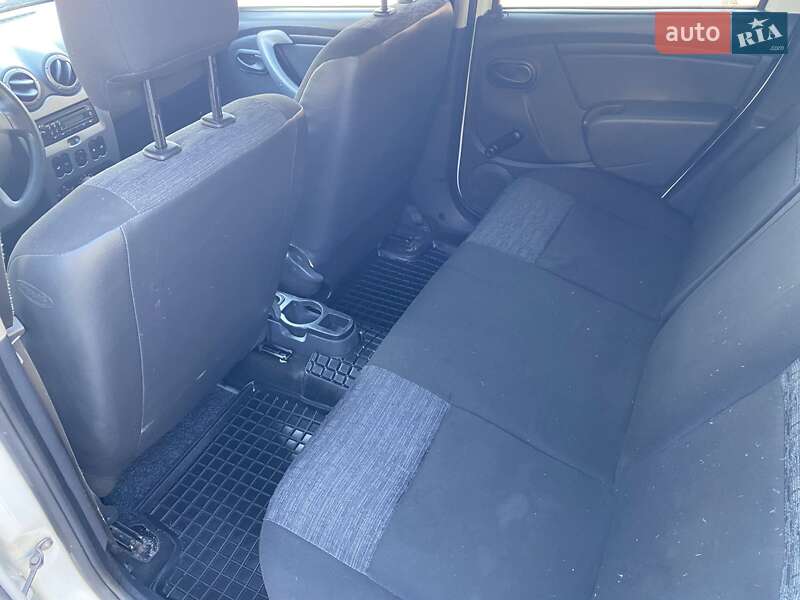 Позашляховик / Кросовер Dacia Duster 2011 в Миколаєві