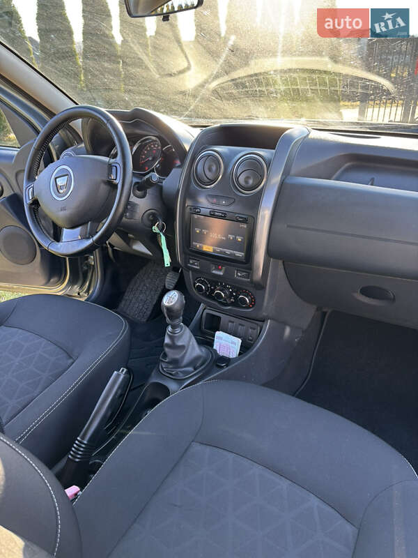 Позашляховик / Кросовер Dacia Duster 2015 в Тернополі
