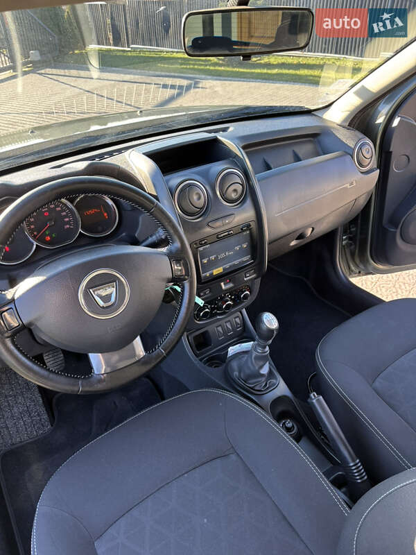 Позашляховик / Кросовер Dacia Duster 2015 в Тернополі