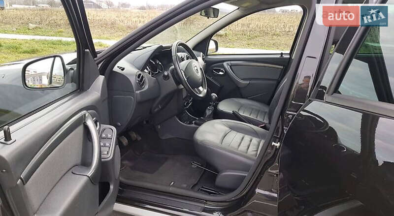 Позашляховик / Кросовер Dacia Duster 2016 в Звенигородці