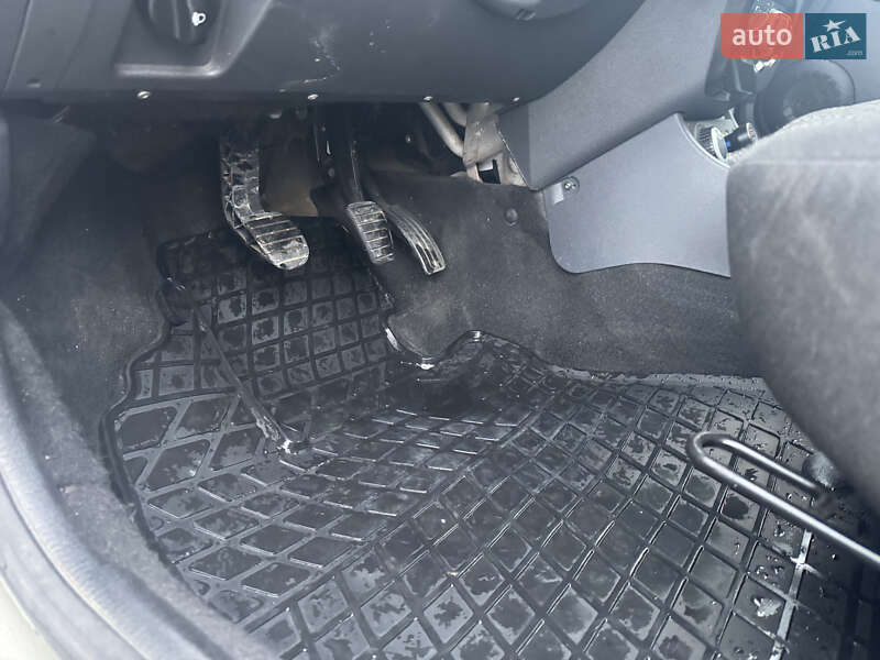 Позашляховик / Кросовер Dacia Duster 2011 в Львові