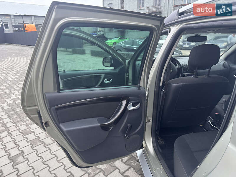 Позашляховик / Кросовер Dacia Duster 2011 в Львові