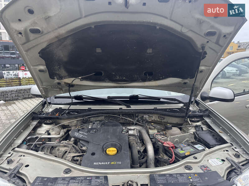 Позашляховик / Кросовер Dacia Duster 2011 в Львові