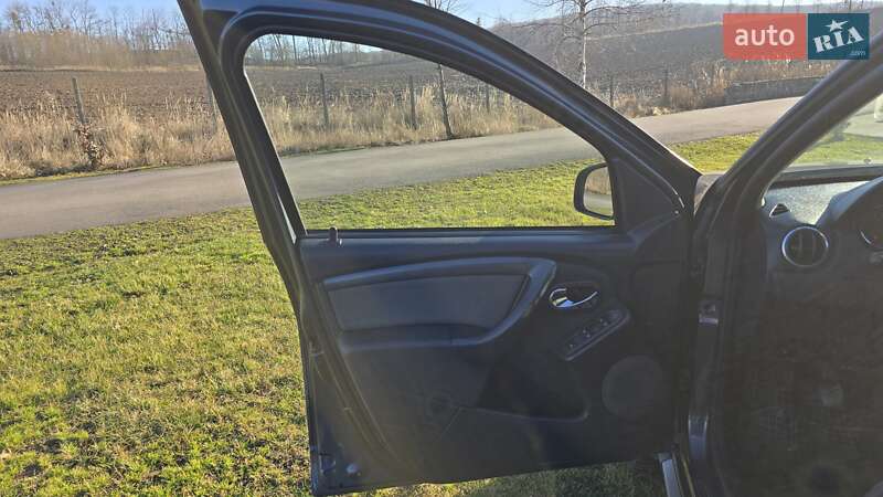 Позашляховик / Кросовер Dacia Duster 2016 в Чернівцях