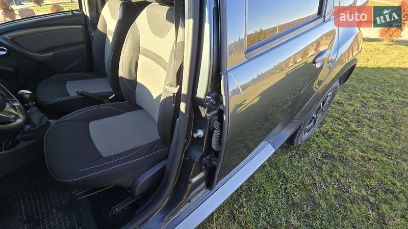 Позашляховик / Кросовер Dacia Duster 2016 в Чернівцях