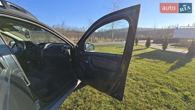 Позашляховик / Кросовер Dacia Duster 2016 в Чернівцях