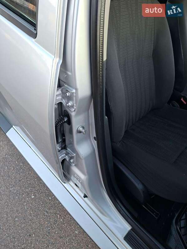 Внедорожник / Кроссовер Dacia Duster 2010 в Кролевце фото 31 Внедорожник / Кроссовер Dacia Duster 2010 в Кролевце