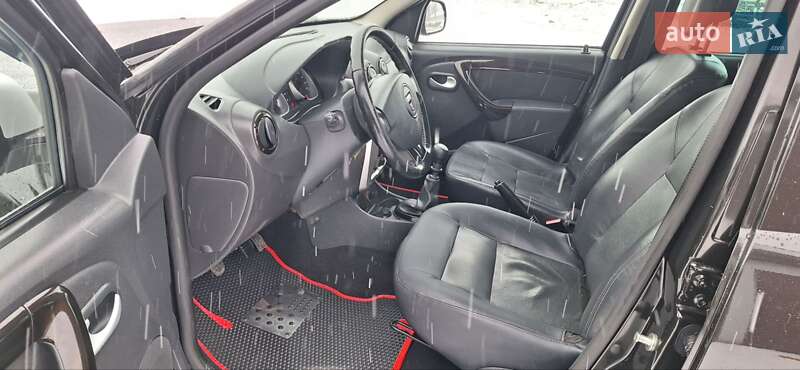 Позашляховик / Кросовер Dacia Duster 2011 в Новоархангельську