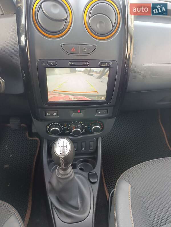 Внедорожник / Кроссовер Dacia Duster 2017 в Золочеве