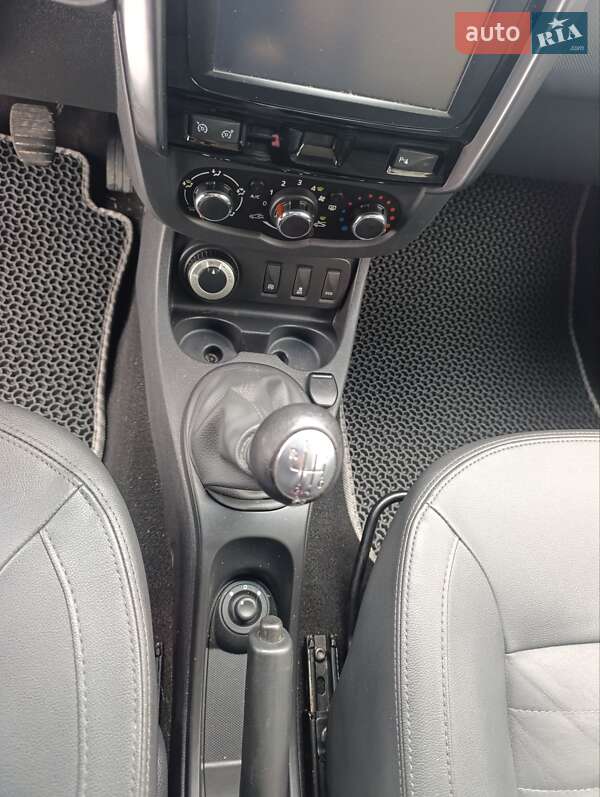 Внедорожник / Кроссовер Dacia Duster 2016 в Золочеве