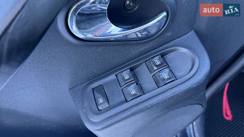 Позашляховик / Кросовер Dacia Duster 2016 в Умані