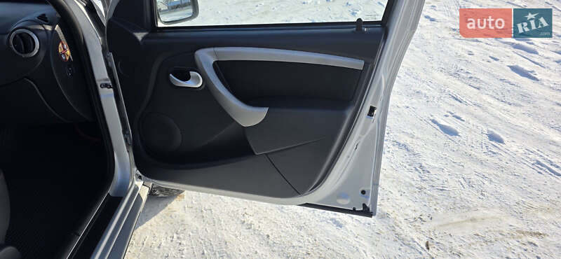 Позашляховик / Кросовер Dacia Duster 2013 в Новоархангельську